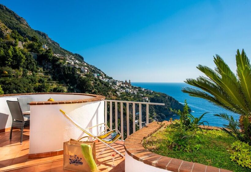 Четырехместный Номер Deluxe, Grand Hotel Tritone