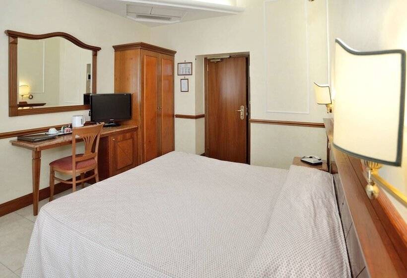 غرفة قياسية مطلة على المدينة, Hiberia