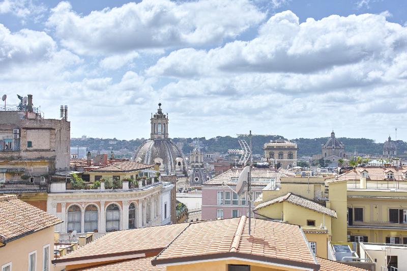 חדר סטנדרט לשלושה, Hiberia