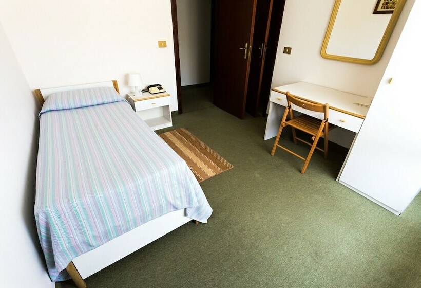 غرفة قياسية فردية, Krizman