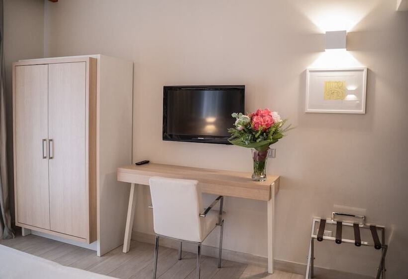 수피리어 룸, Mediterraneo