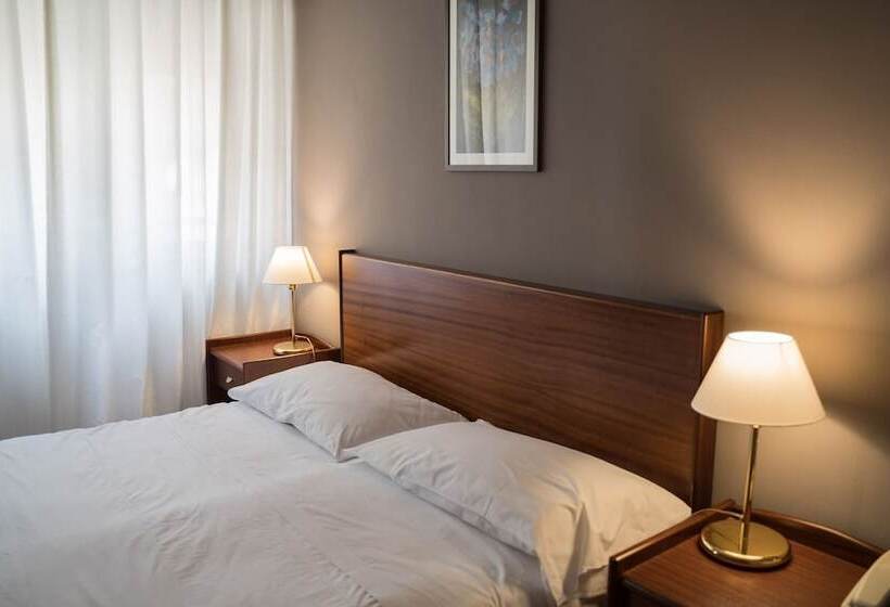 이코노미 룸, Mediterraneo