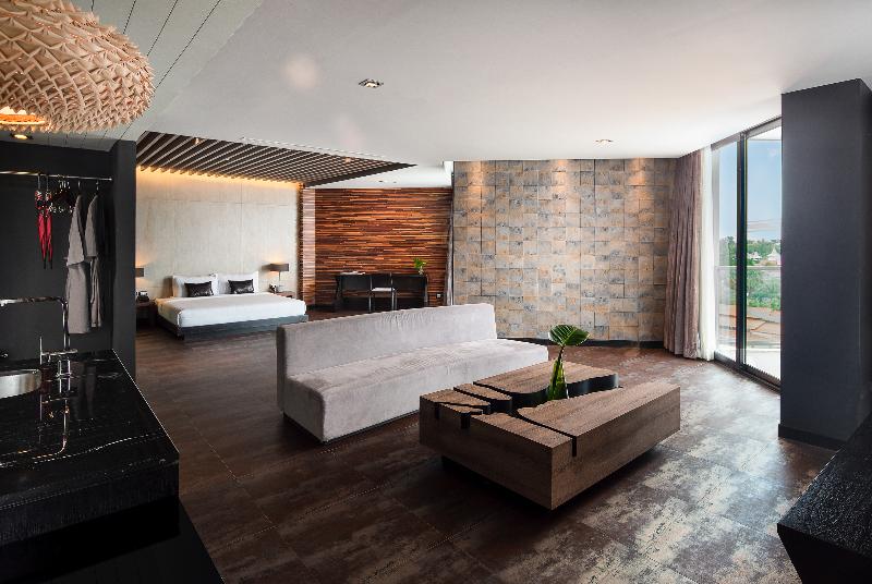 이코노미 룸, Mediterraneo