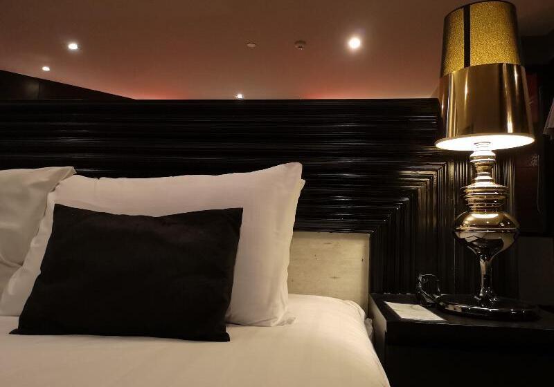 이코노미 룸, Mediterraneo