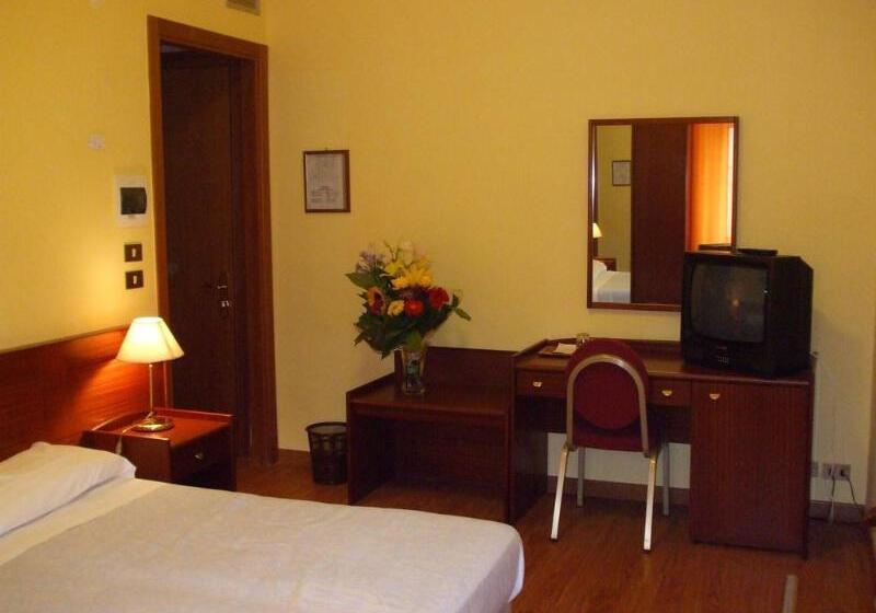 스탠다드 트리플 룸, Mediterraneo