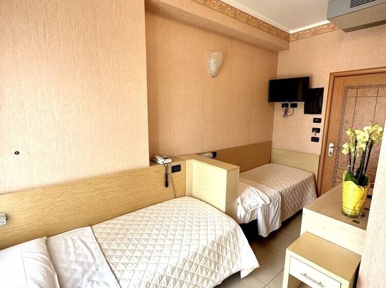 اتاق اکونومی, Metropole