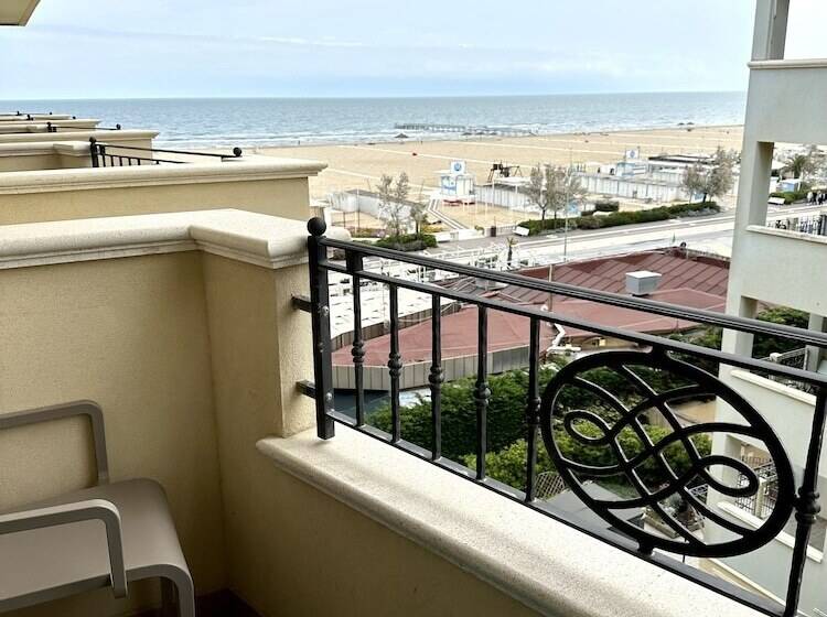 اتاق استاندارد چهار تخته, Metropole