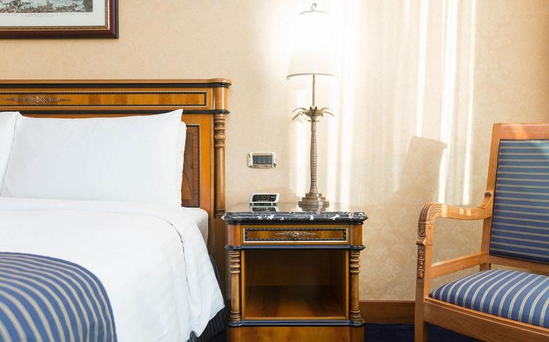 اتاق استاندارد سه نفره, Metropole