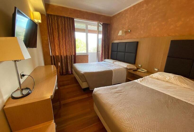 ファミリールーム, Palace Del Conero