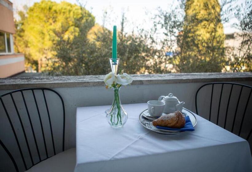 キングサイズベッドのスタンダードルーム, Palace Del Conero