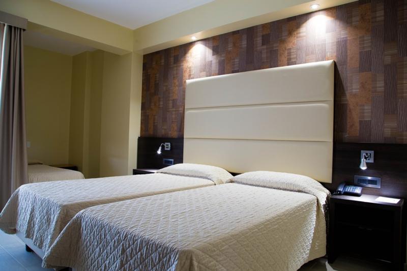 اتاق راحتی سه تخته, Pineta Palace