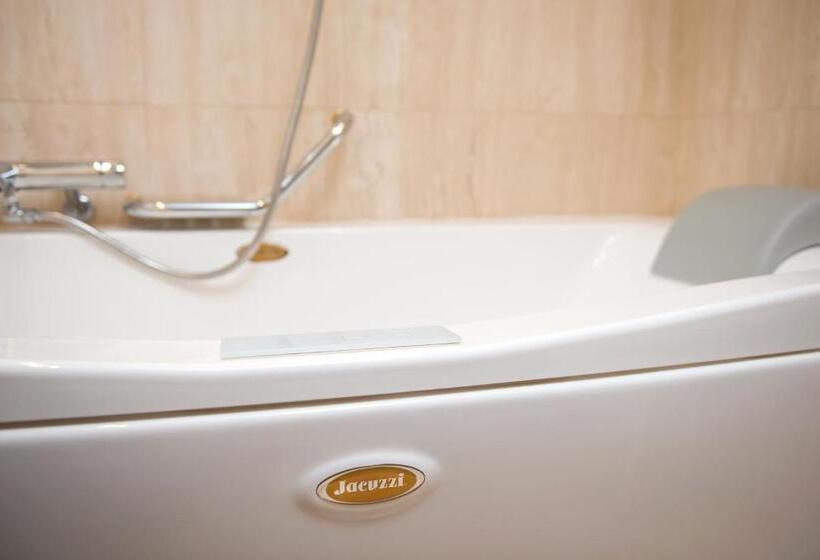 Полулюкс Вид на Море, Promenade