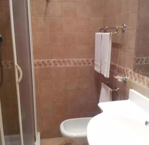 اتاق کلاسیک سه تخته, Promenade