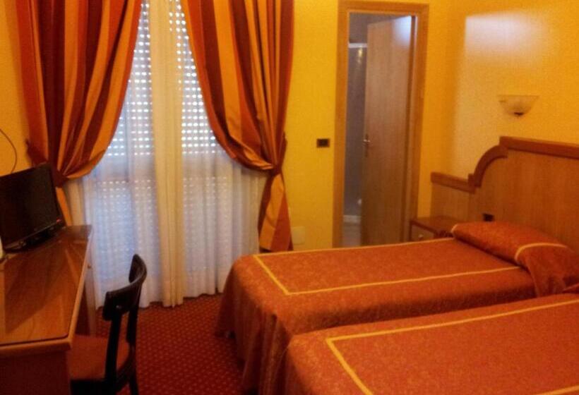 Трехместный Номер Классика, Promenade