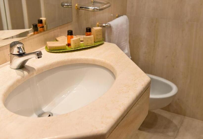 Четырехместный Номер Стандарт, Promenade