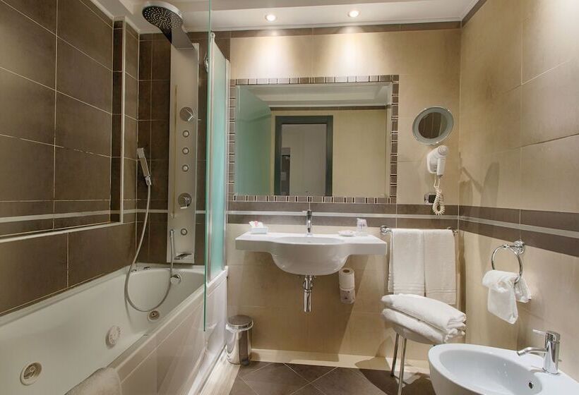 Comfort Kamer, Raganelli