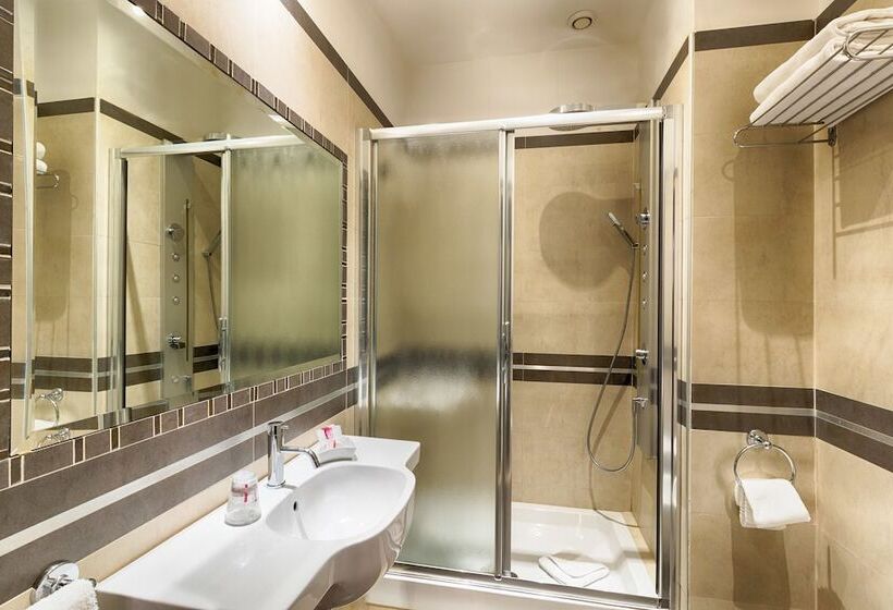 Comfort Kamer, Raganelli