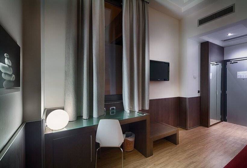 Comfort Kamer, Raganelli