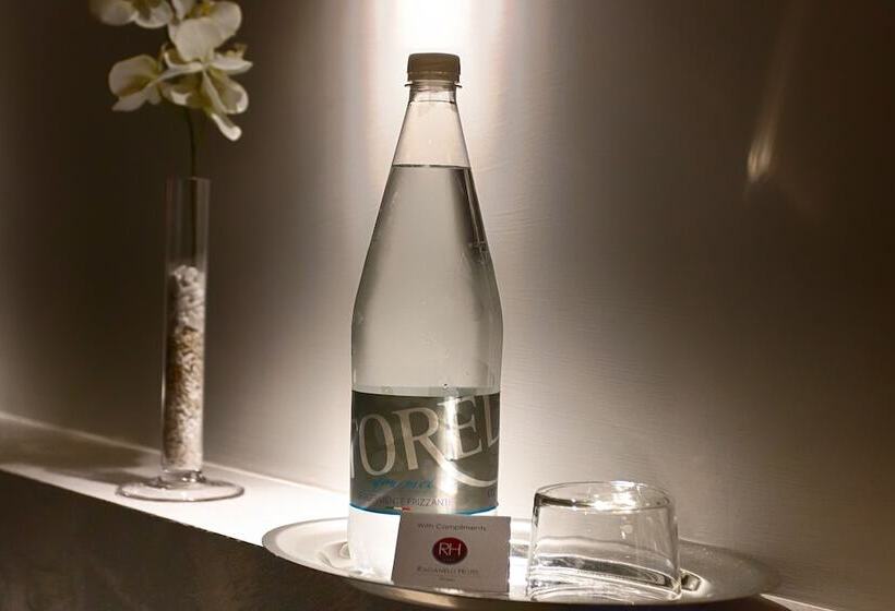 Comfort Kamer, Raganelli