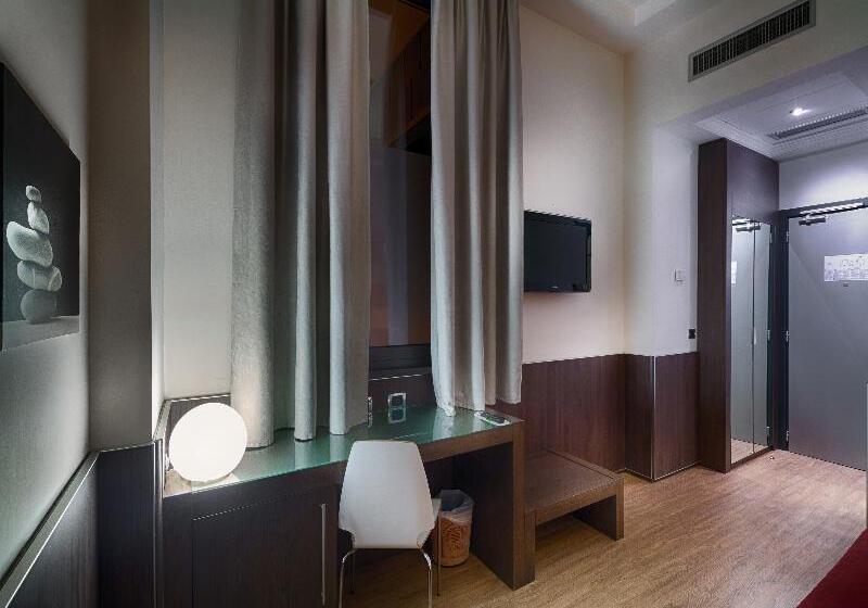 Comfort Kamer, Raganelli