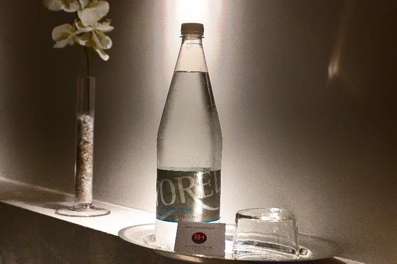 Comfort Kamer, Raganelli