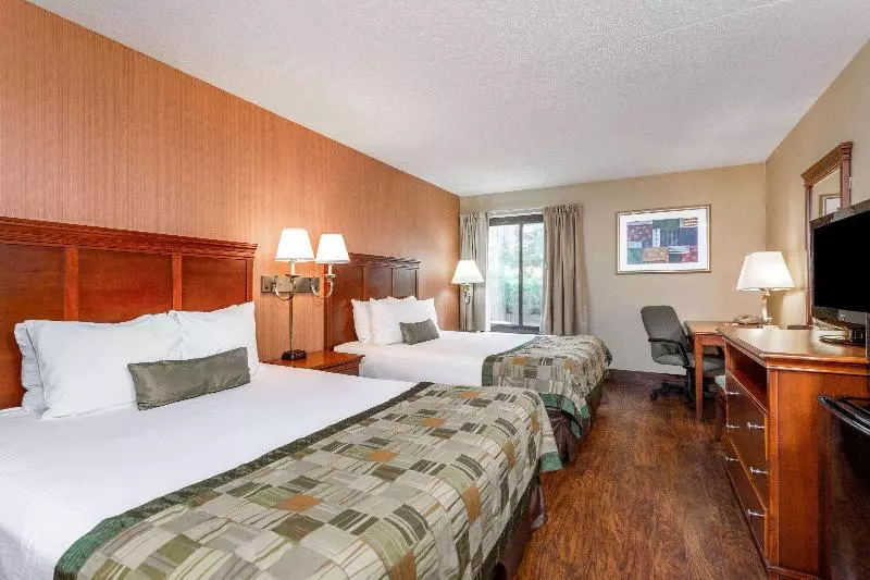 Economy Triple Room