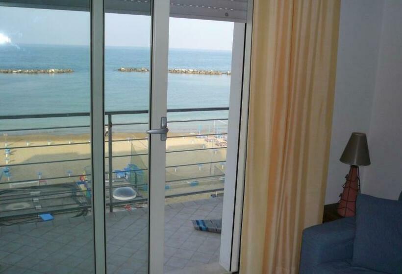 带1个卧室的带海景的公寓, Residence Moderno