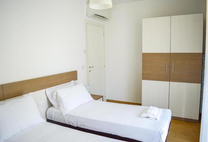 1階の1ベッドルームアパートメント, Homiday Residence K2