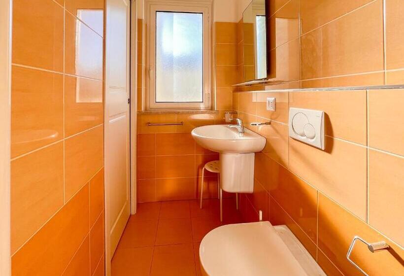 1階の1ベッドルームアパートメント, Homiday Residence K2