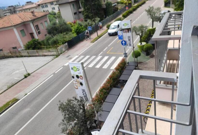 Номер Economy, Rudy