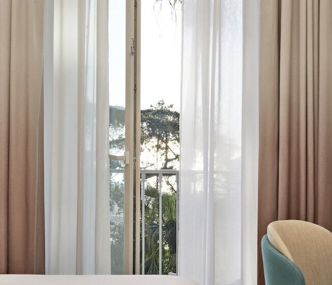 سوییت, De Bonart Naples Curio Collection By Hilton