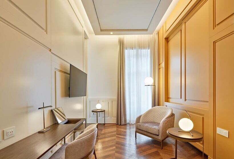 سوییت, De Bonart Naples Curio Collection By Hilton