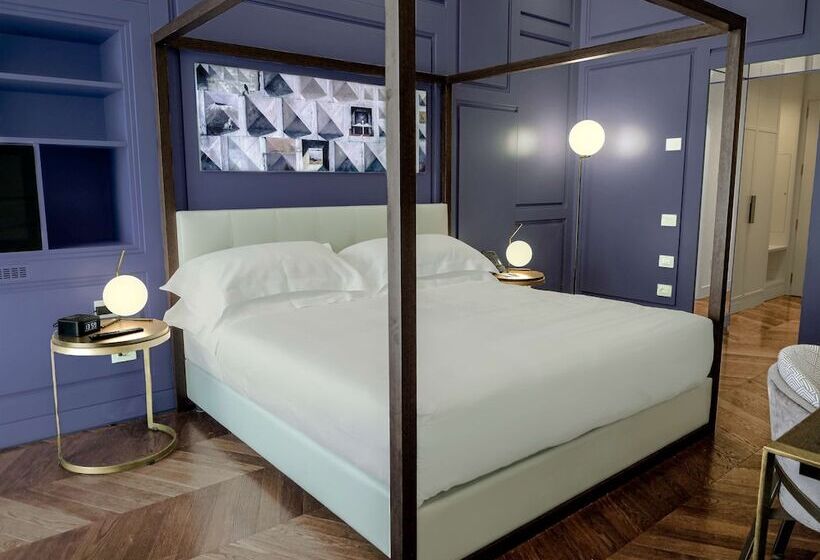 سوییت, De Bonart Naples Curio Collection By Hilton