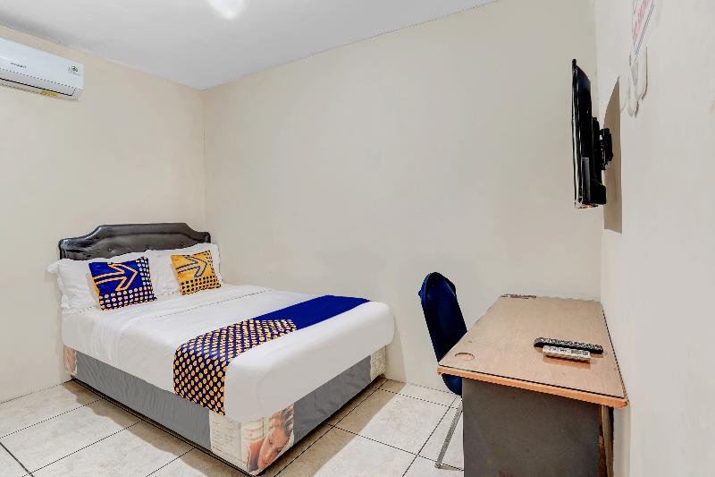 سوئیت جونیور با تخت بزرگ, De Bonart Naples Curio Collection By Hilton