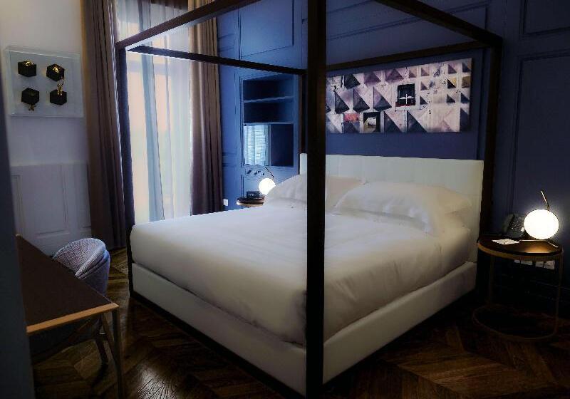 اتاق لوکس با چشم‌انداز دریا, De Bonart Naples   Curio Collection By Hilton