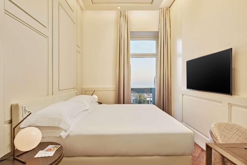 سوییت, De Bonart Naples Curio Collection By Hilton