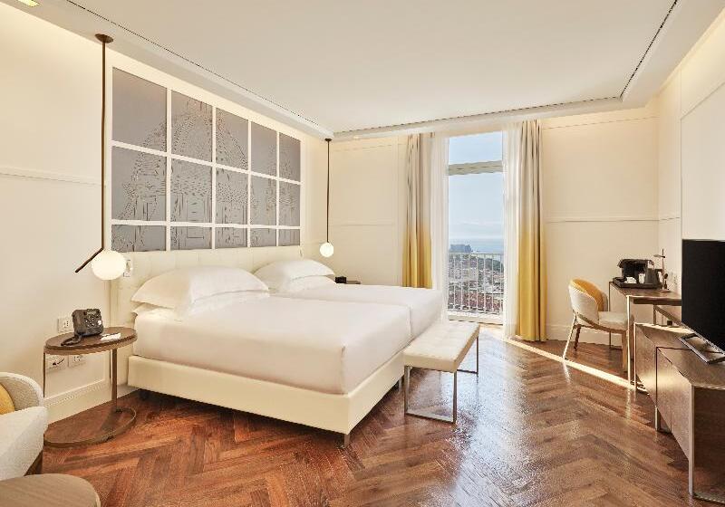 اتاق لوکس با چشم‌انداز دریا, De Bonart Naples   Curio Collection By Hilton