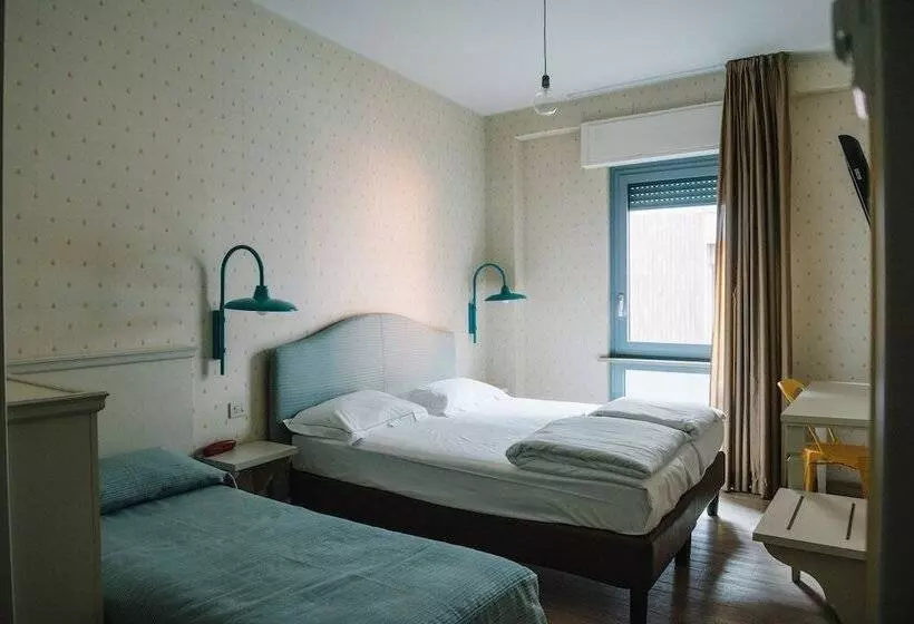 اتاق استاندارد سه نفره, Torino