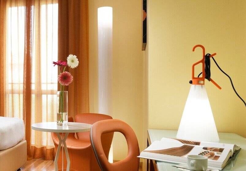Quarto superior, Unahotels Mediterraneo Milano