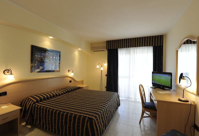 חדר משפחתי, Pugnochiuso Resort Hotel Del Faro