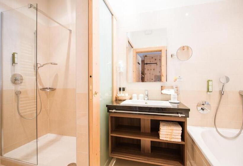 Полулюкс, Alpenwellnesshotel St. Veit