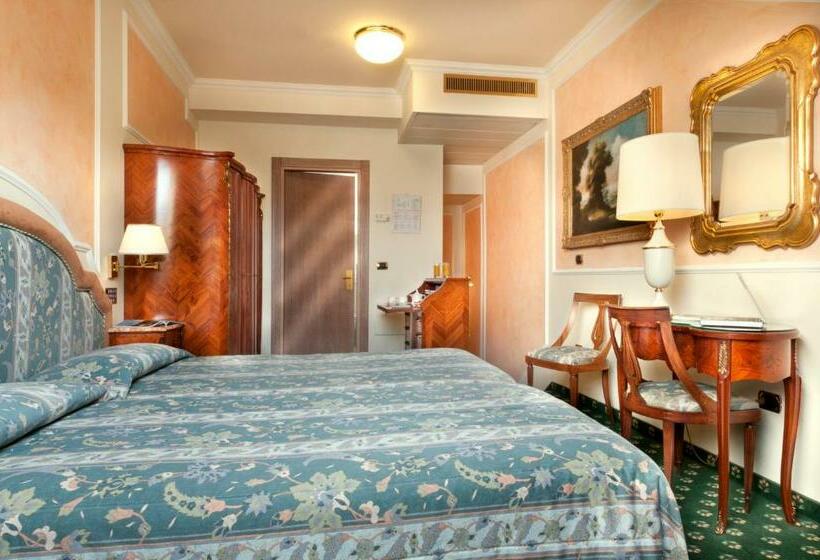 스탠다드 룸, Grand Hotel Bristol