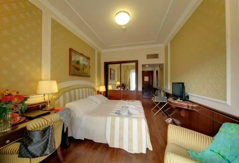 Deluxe-huone, Grand Hotel Bristol