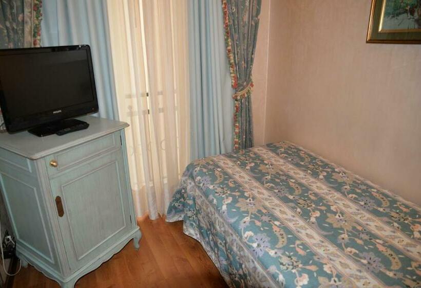 스탠다드 싱글 룸, Grand Hotel Bristol