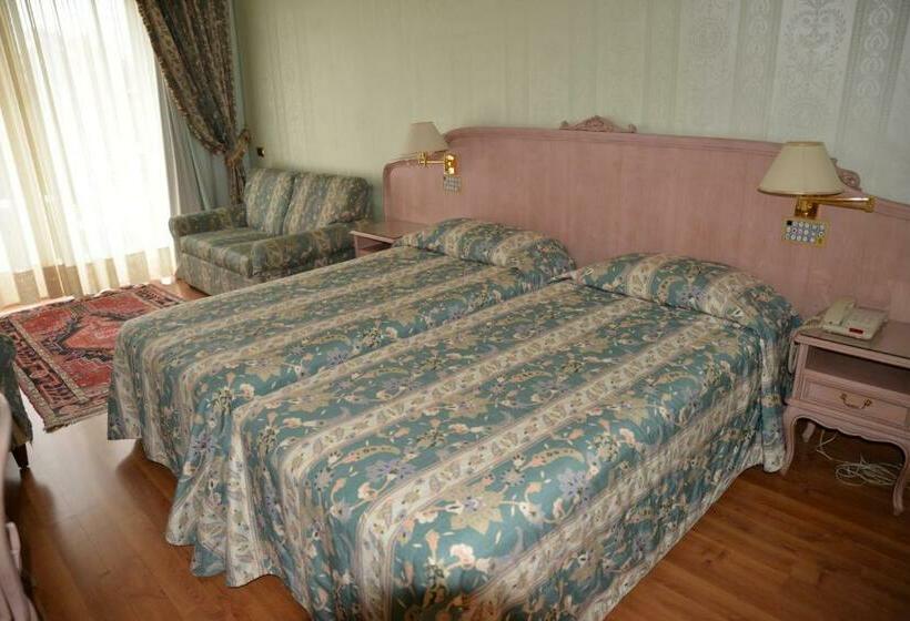 Номер Стандарт Трехместный, Grand Hotel Bristol