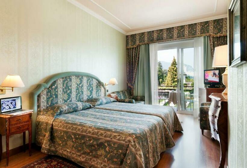 스탠다드 트리플 룸, Grand Hotel Bristol