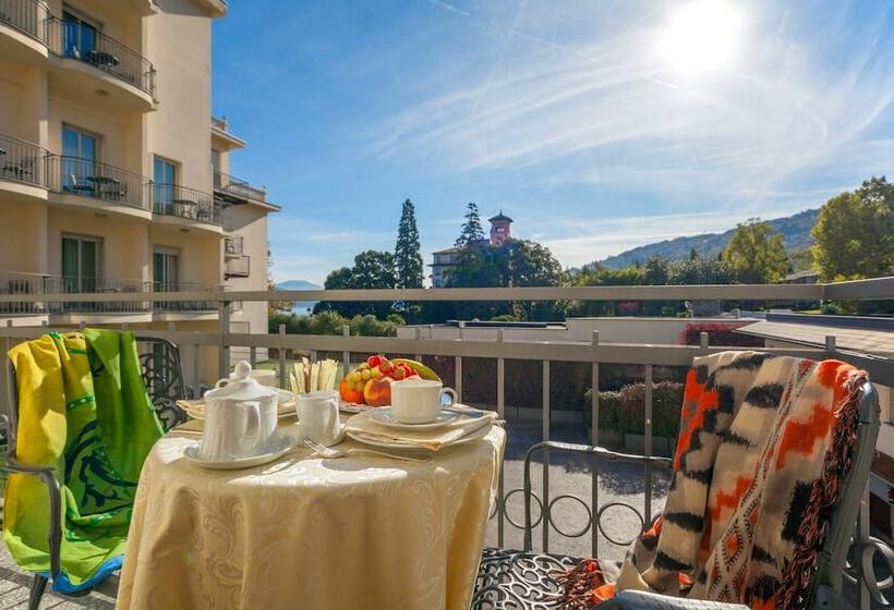 스탠다드 트리플 룸, Grand Hotel Bristol