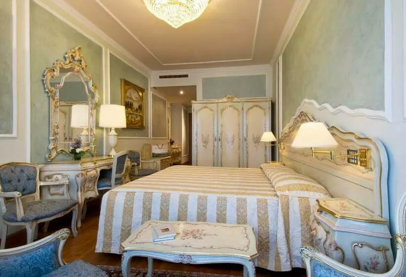 湖の見えるジュニアスイート, Grand Hotel Bristol