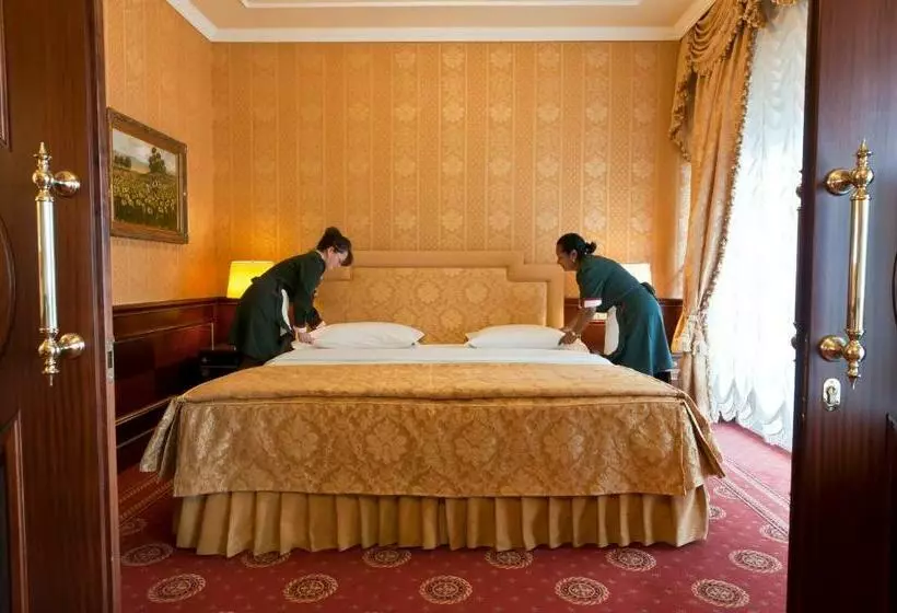 スイート, Grand Hotel Bristol