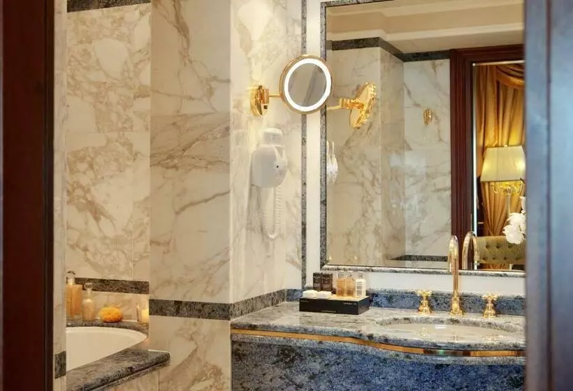 スイート, Grand Hotel Bristol